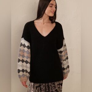 Me369 Noa Natural Knitted V-Neck Sweater